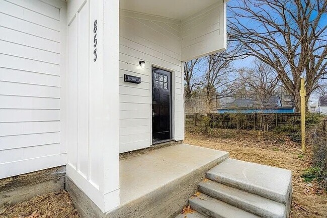 Photo - 851 Kippley St