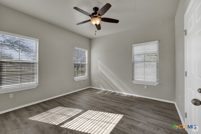 Building Photo - 1607 2nd St Rental