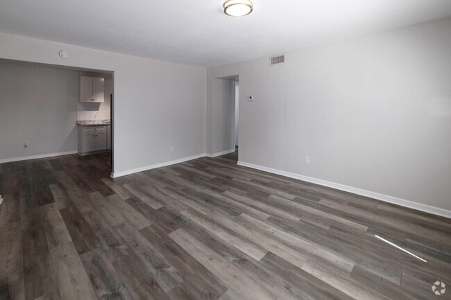 2BR, 1BA - 800SF - Living Room