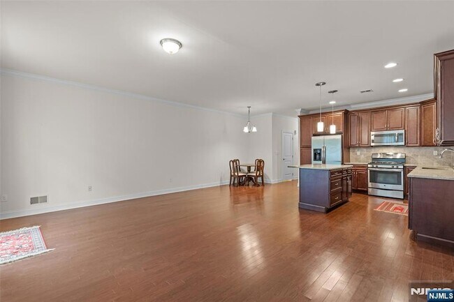 Photo - 52 Parkside Dr