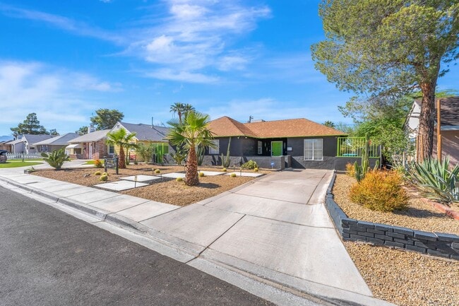 Photo - Luxury Home in Downtown Las Vegas!