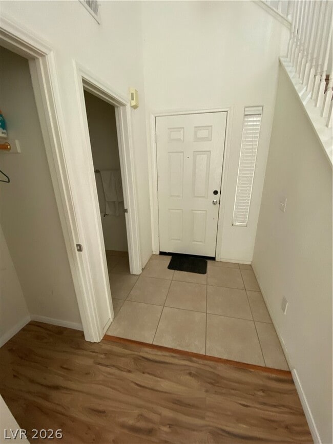 Photo - 10555 Lessona St