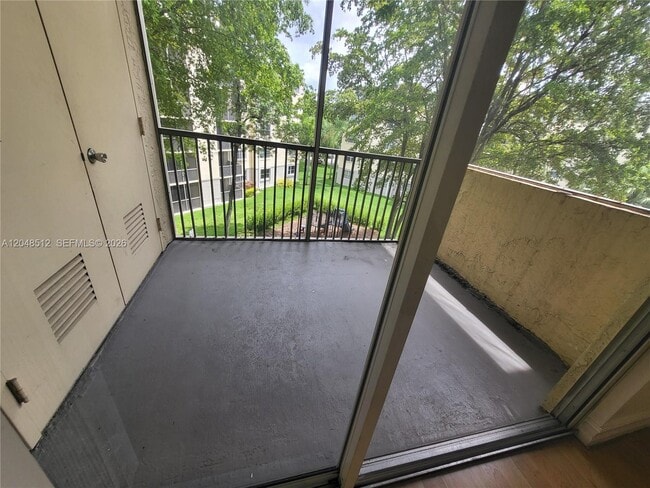 Photo - 8225 Lake Dr Unit 405