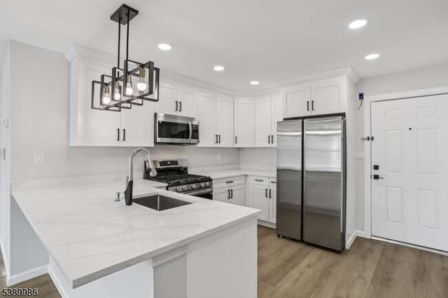 Building Photo - 200 Summer St Unit 2