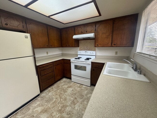 Photo - R7560S Unit B