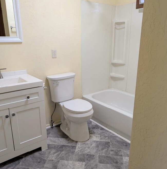 Bathroom - 2416 N Main St Unit 1