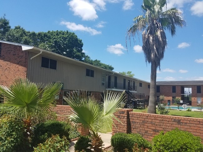 Greenbriar Apartments