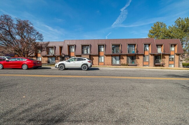 Photo - Bright & Spacious 1BD/1BA Top-Floor Unit with Stunning Views!