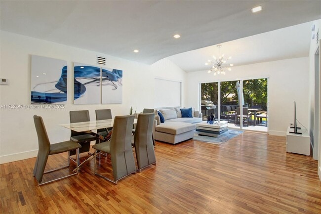 Photo - 360 NE 116th St