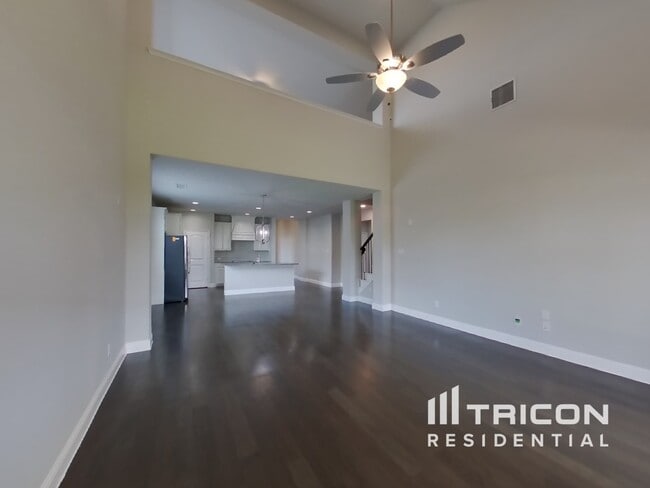 Photo - 325 Bitterroot Ct