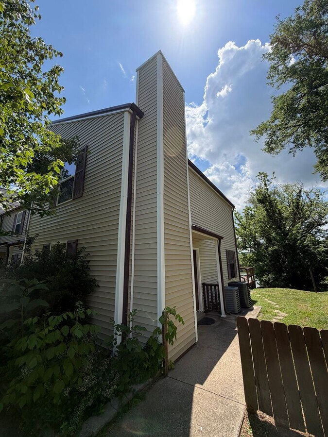 The Kingsbury Drive Townhomes For Rent! - The Kingsbury Drive Townhomes For Rent!