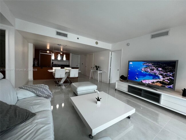 Building Photo - 50 Biscayne Blvd Unit 2601 Rental