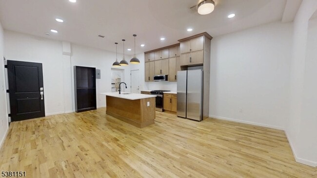 Photo - 155 Midland Ave Unit 2 C