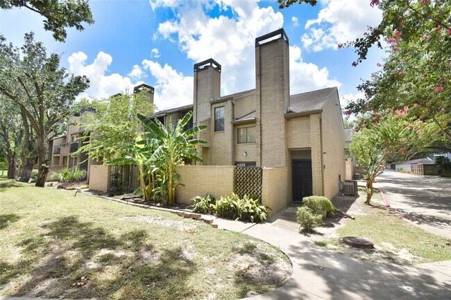 Photo - 10811 Richmond Ave Unit 76
