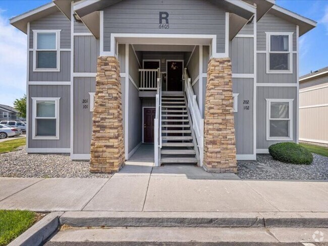 Building Photo - 6405 Chapel Hill Blvd Unit R201 Rental