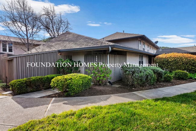 Building Photo - 158 Roundtree Blvd