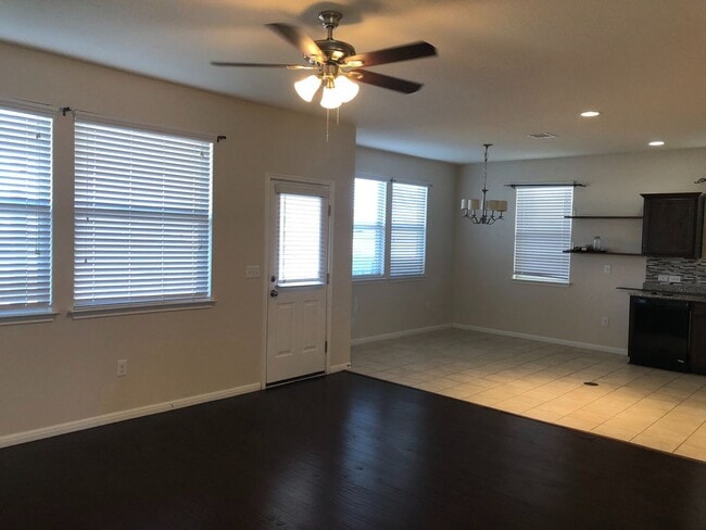 Photo - SUPER CHARMING 3/2 in Buda!!