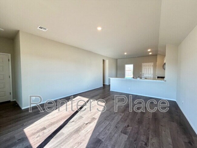 Photo - 1114 Raven Dr