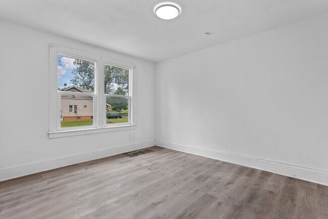 Photo - 7405 Garden St