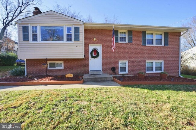 4218 University Dr