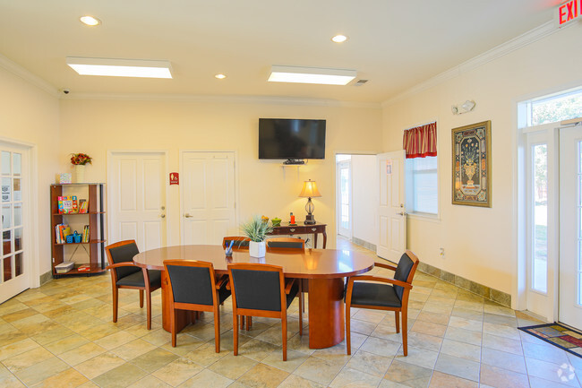 Clubhouse - Puddledock Place II Apartments