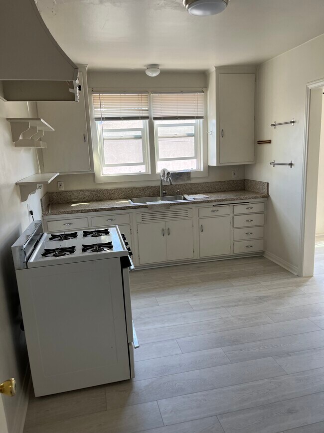 Photo - 1437 Lucile Ave Unidad 2