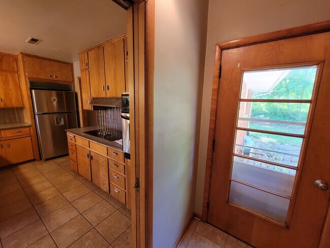 Photo - 1103 College St Unidad 1103-1