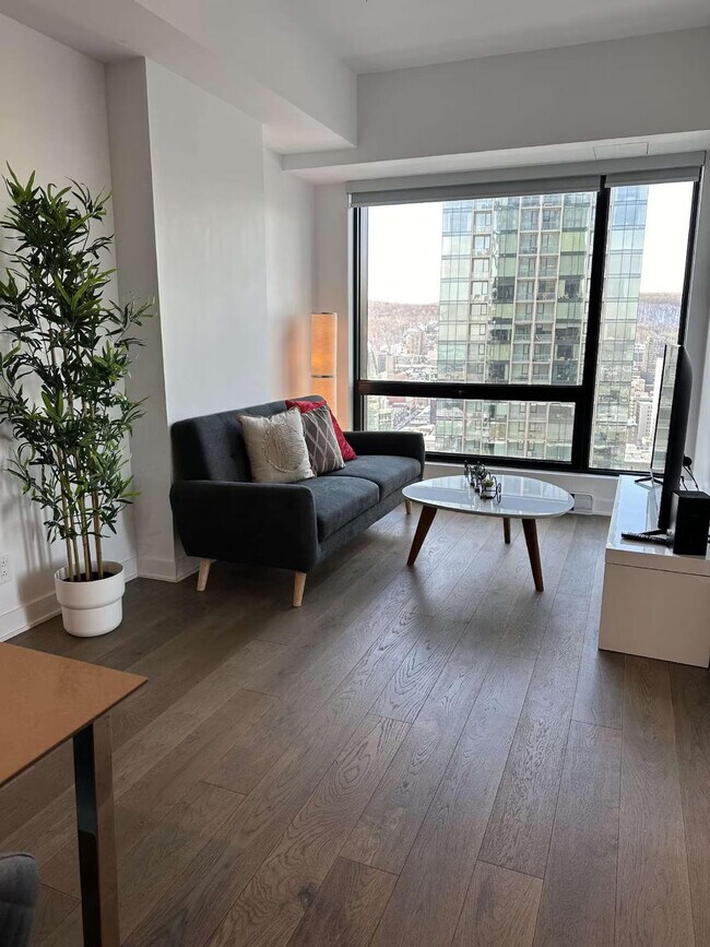 Building Photo - 1070 Rue Drummond