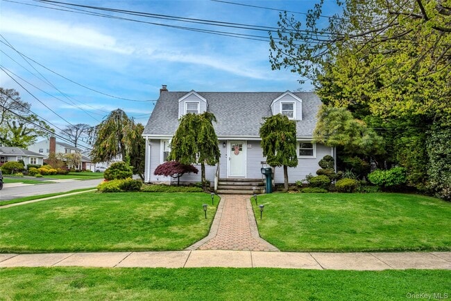 Building Photo - 25 E Shore Dr