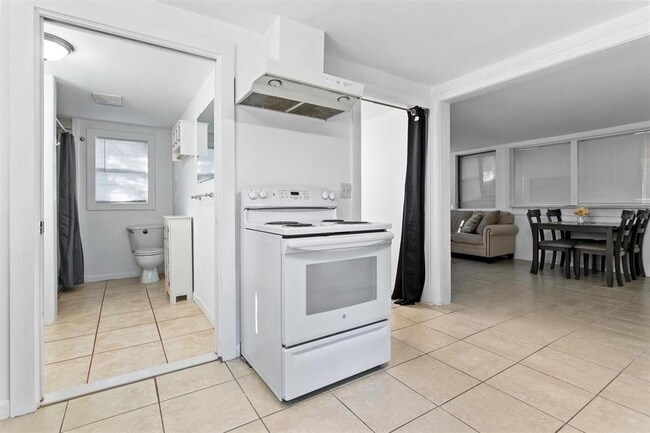 Photo - 904 Lakeview Rd