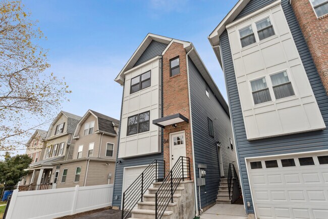 Photo - 84 Hollywood Ave Unidad 1