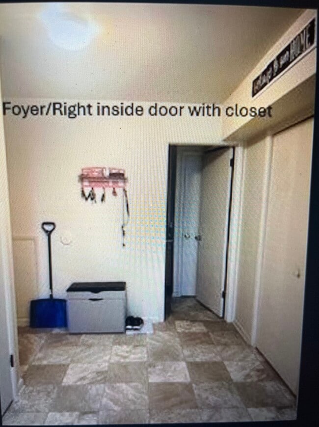 foyer as you entry front door - 420 E Cumberland St Unit 3