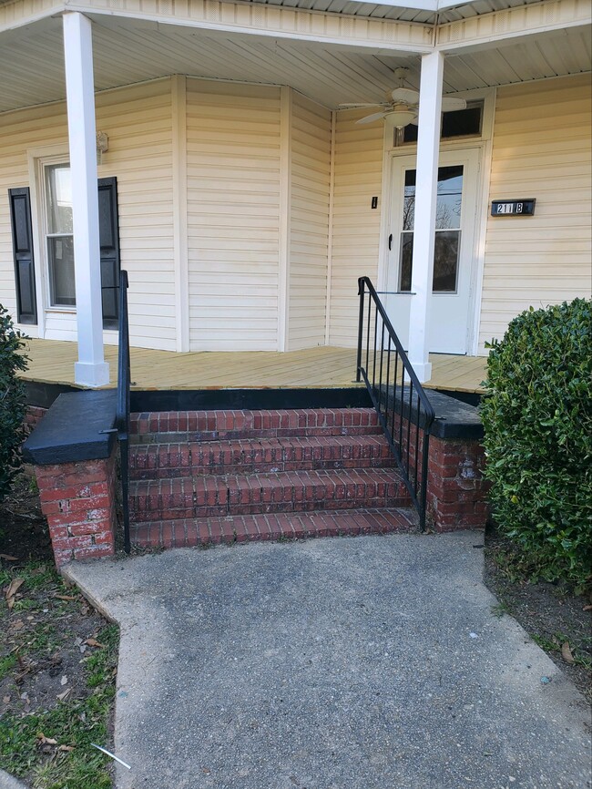 Photo - 211 N Layton Ave Unidad B