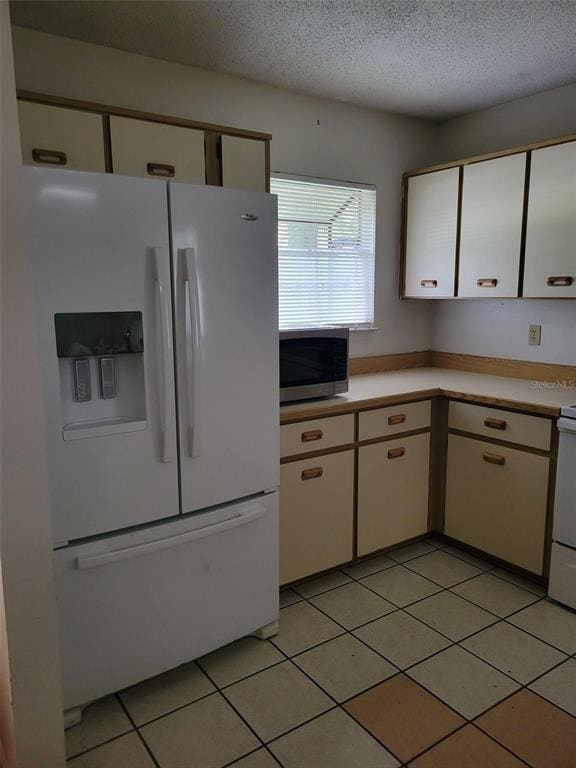 Building Photo - 628 Newburyport Ave Rental