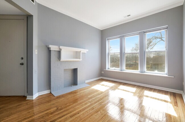 Photo - 7255 S Calumet Ave