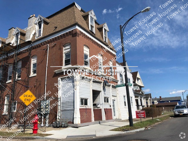 Building Photo - 238 Amherst St Unit Upper Rear Rental