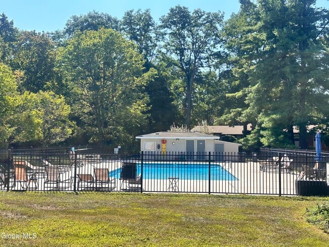 Photo - 36 Donna Lynn Dr