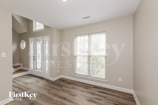 Photo - 1620 Winthrop Ln