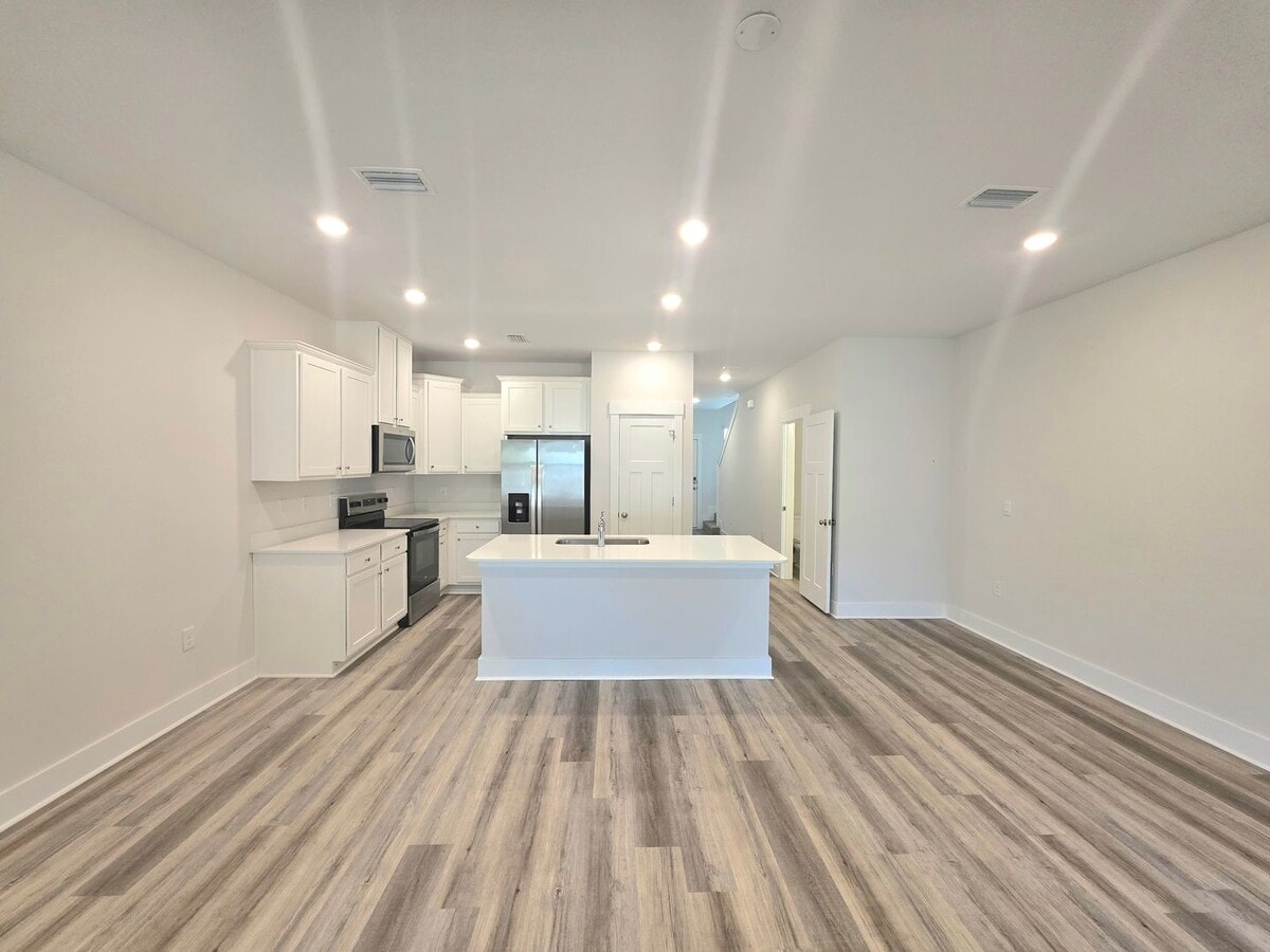 Photo - Spacious 3-Bedroom Townhouse