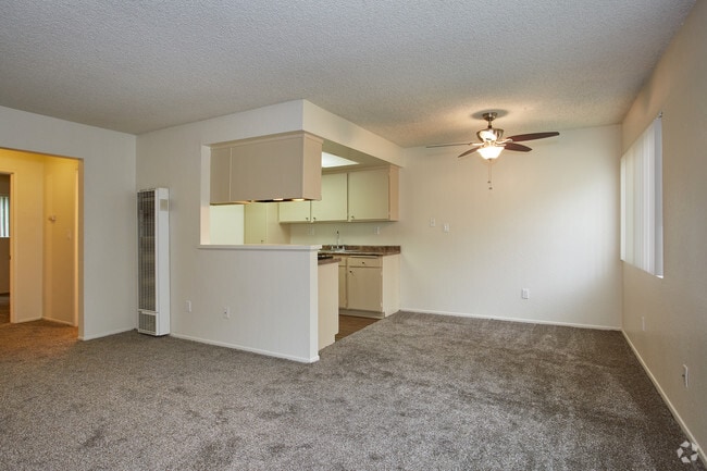 1BR, 1BA - 735