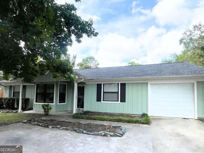 Building Photo - 317 Lake View Dr Rental