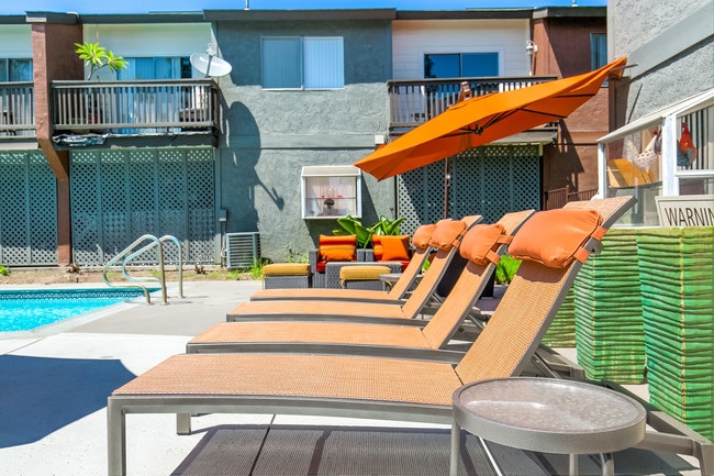 Pool - Encore Apartments
