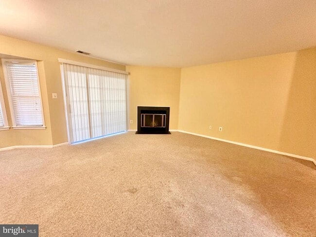 Building Photo - 308 Trinity Ct Unit 4 Rental