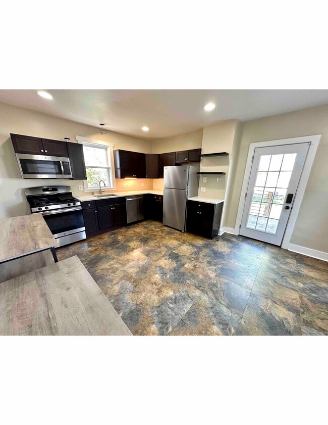 Photo - 182 W Larkspur St