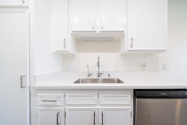 Photo - 1440 Oak Dr Unit A06