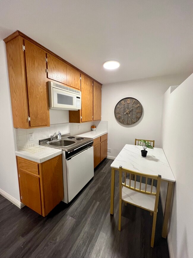 Photo - 12 Coach Rd Unit 12 Coach Rd