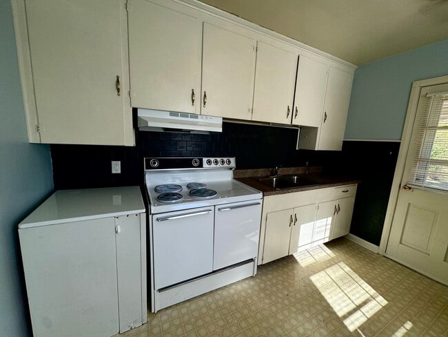 Photo - Lovely Home in Fort Hill Area