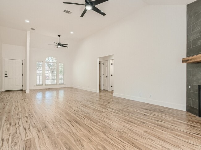 Photo - 116 Meadowside Dr