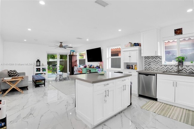 Photo - 2035 SW 58th Ct