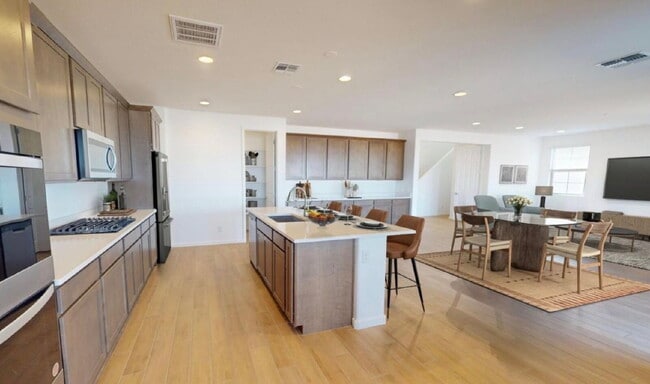 Photo - 1255 W J Waltz Wy